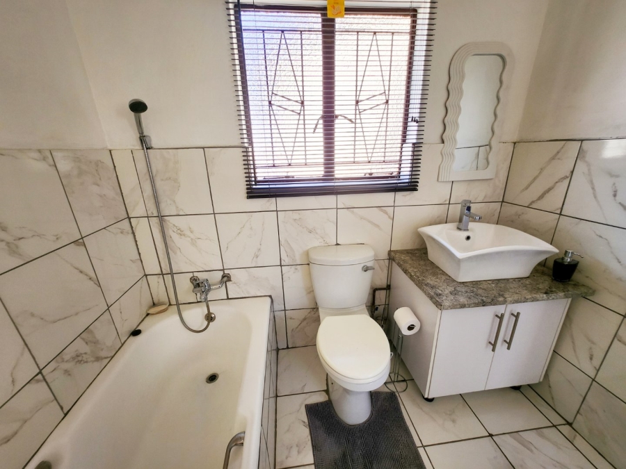 3 Bedroom Property for Sale in La Hoff North West